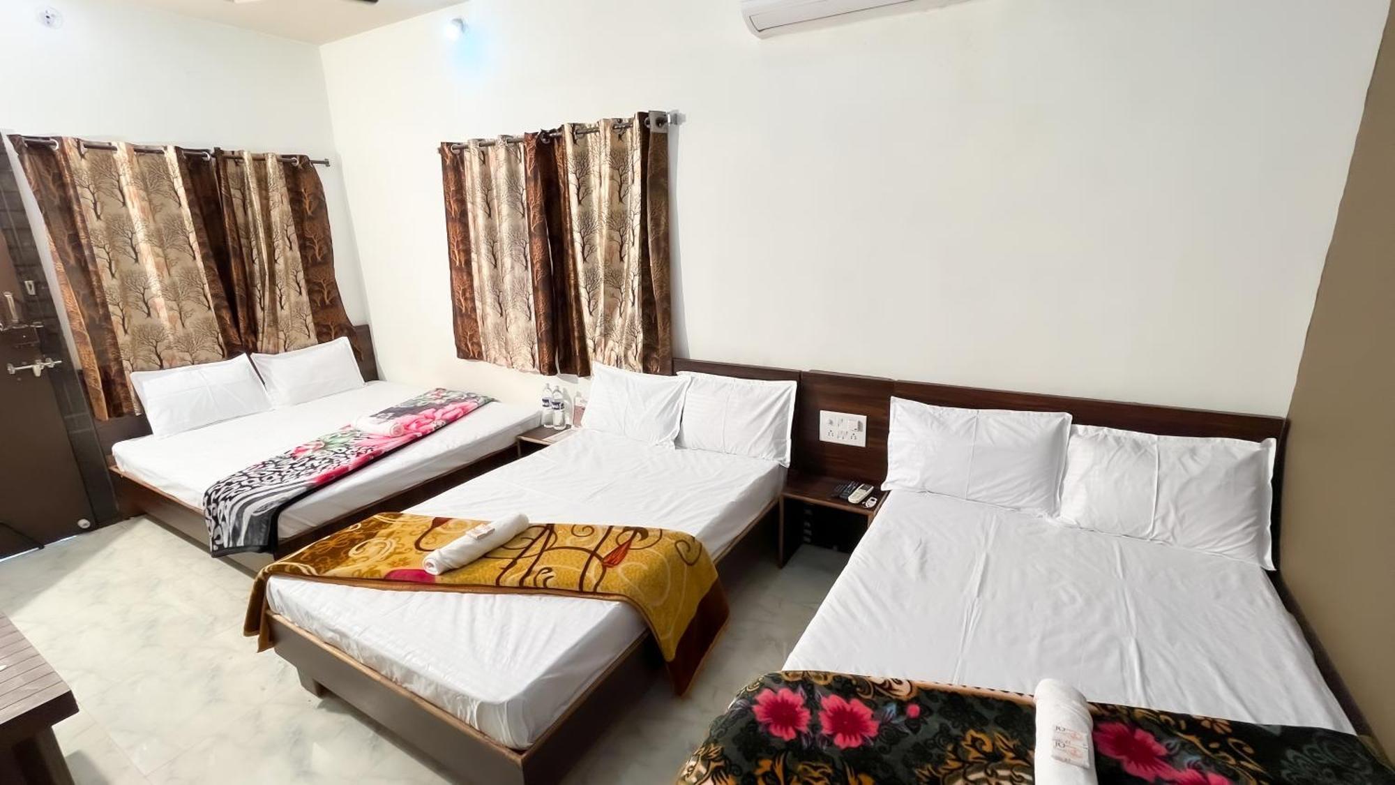 Hotel Rudraksh Ujaim Exterior foto