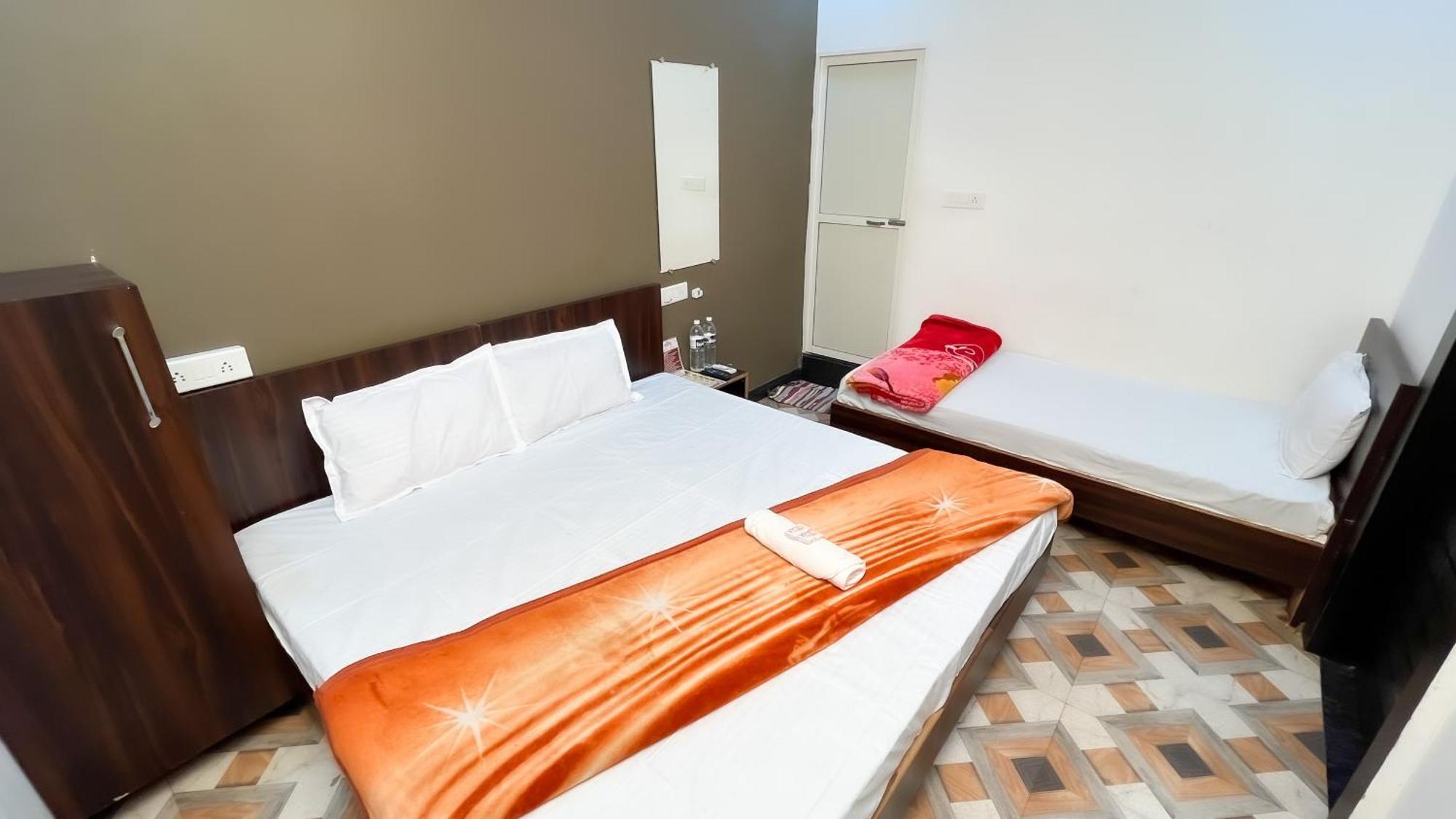 Hotel Rudraksh Ujaim Exterior foto