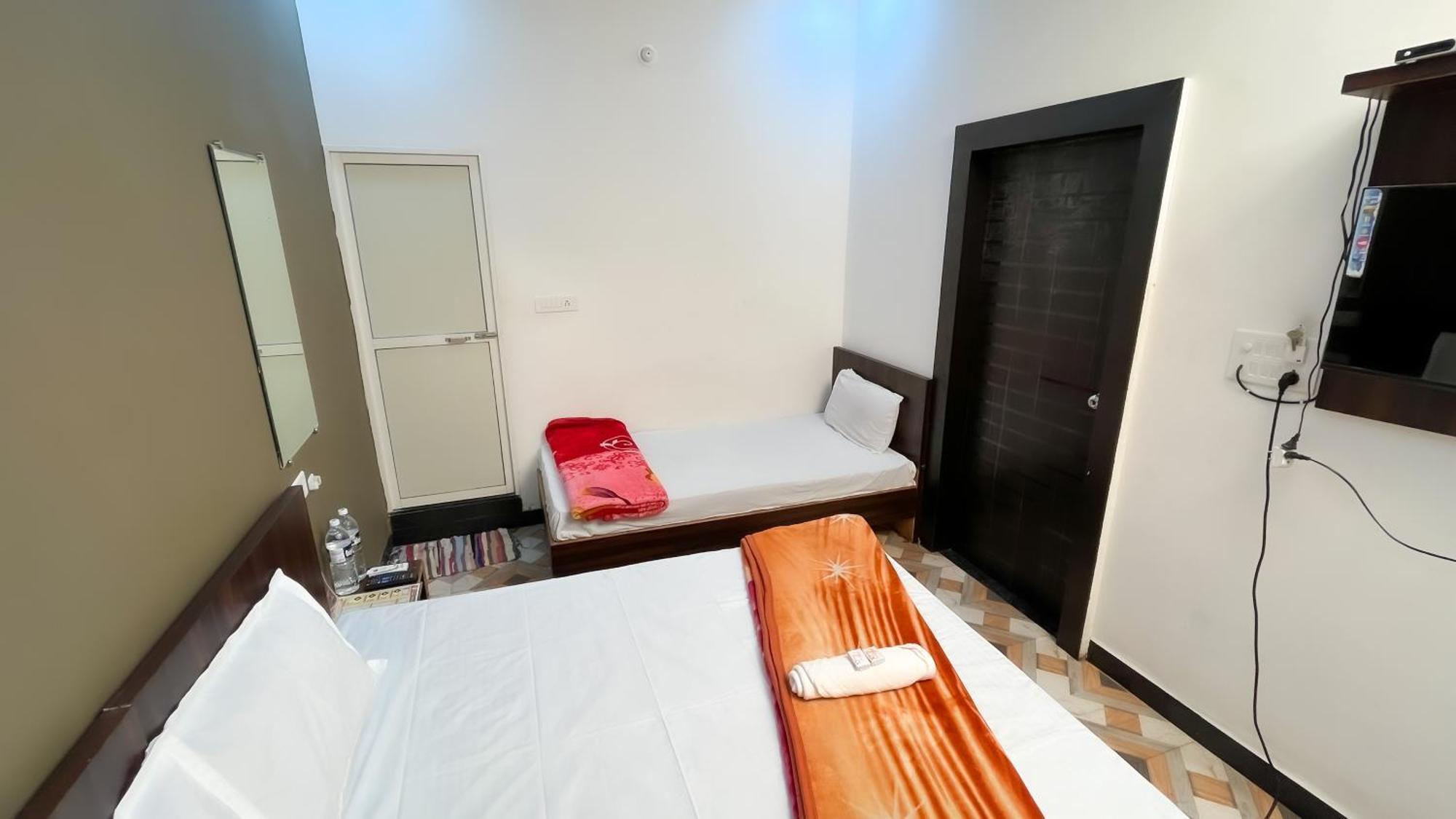 Hotel Rudraksh Ujaim Exterior foto