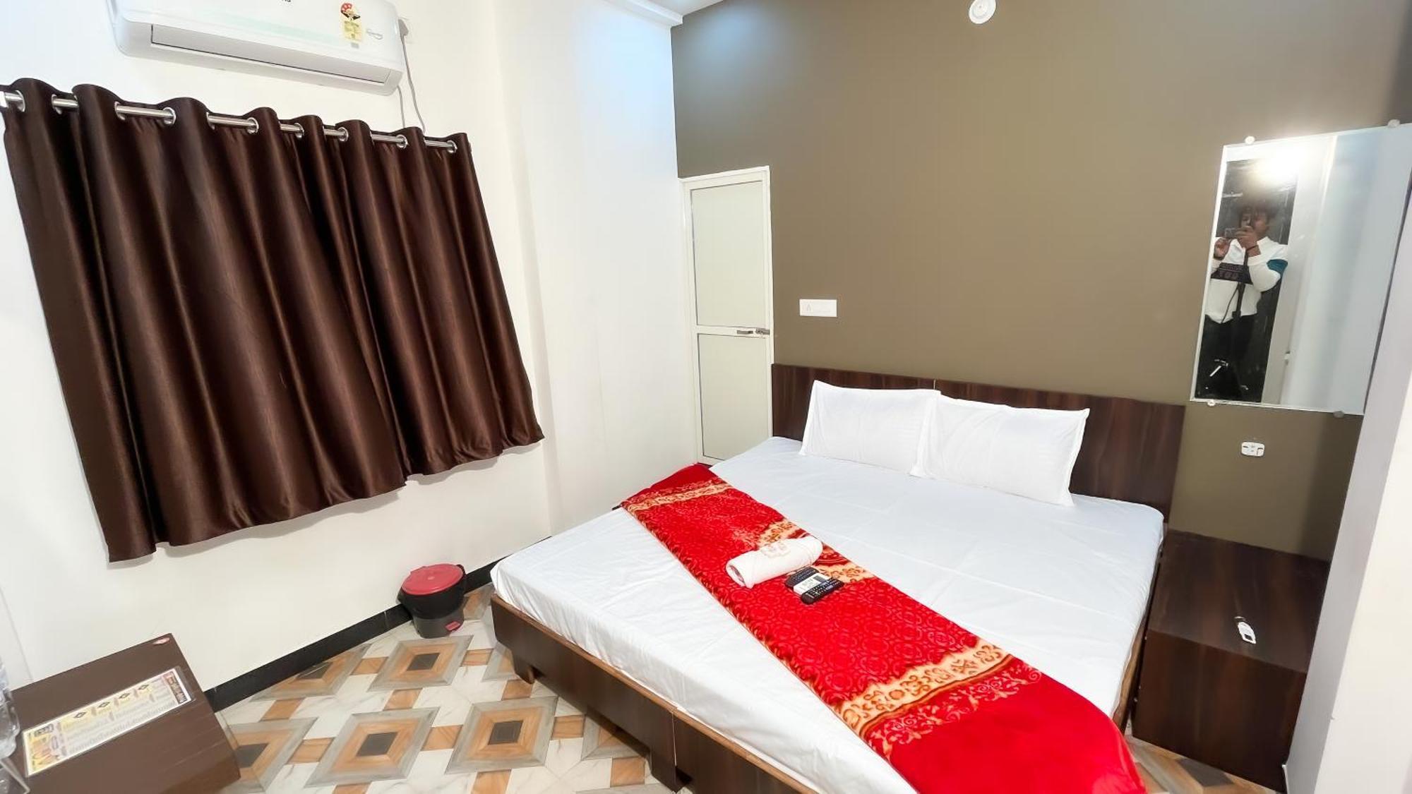 Hotel Rudraksh Ujaim Exterior foto